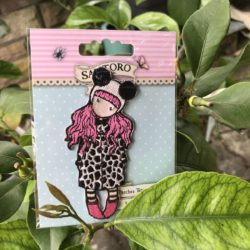 Motif - Gorjuss aux cheveux teints rose