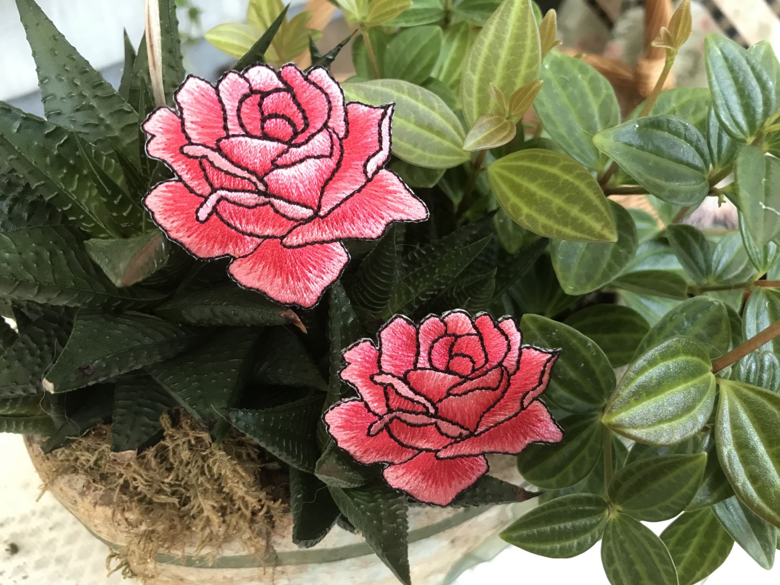 Motif - Rose rose entièrement brodée